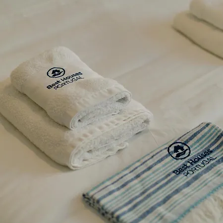 96 - Lobo Do Mar Peniche